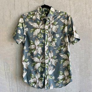 Lightweight Hawaiian Short-Sleeve Shirt